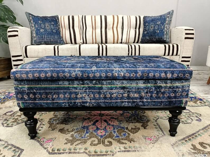 Ottoman Velvet Upholstered Bench, Ottoman Bench With Easy Maintenance Upholstered, Detailed View Of Upholstered Bench Cushion