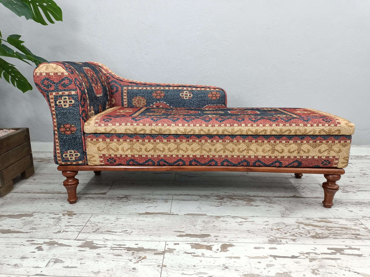 Kilim Pattern Chaise Lounge Sofa, Mountain House Chaise Lounge, Cocosh Chaise Lounge, Modern Upholstered Chaise Lounge in Bedroom
